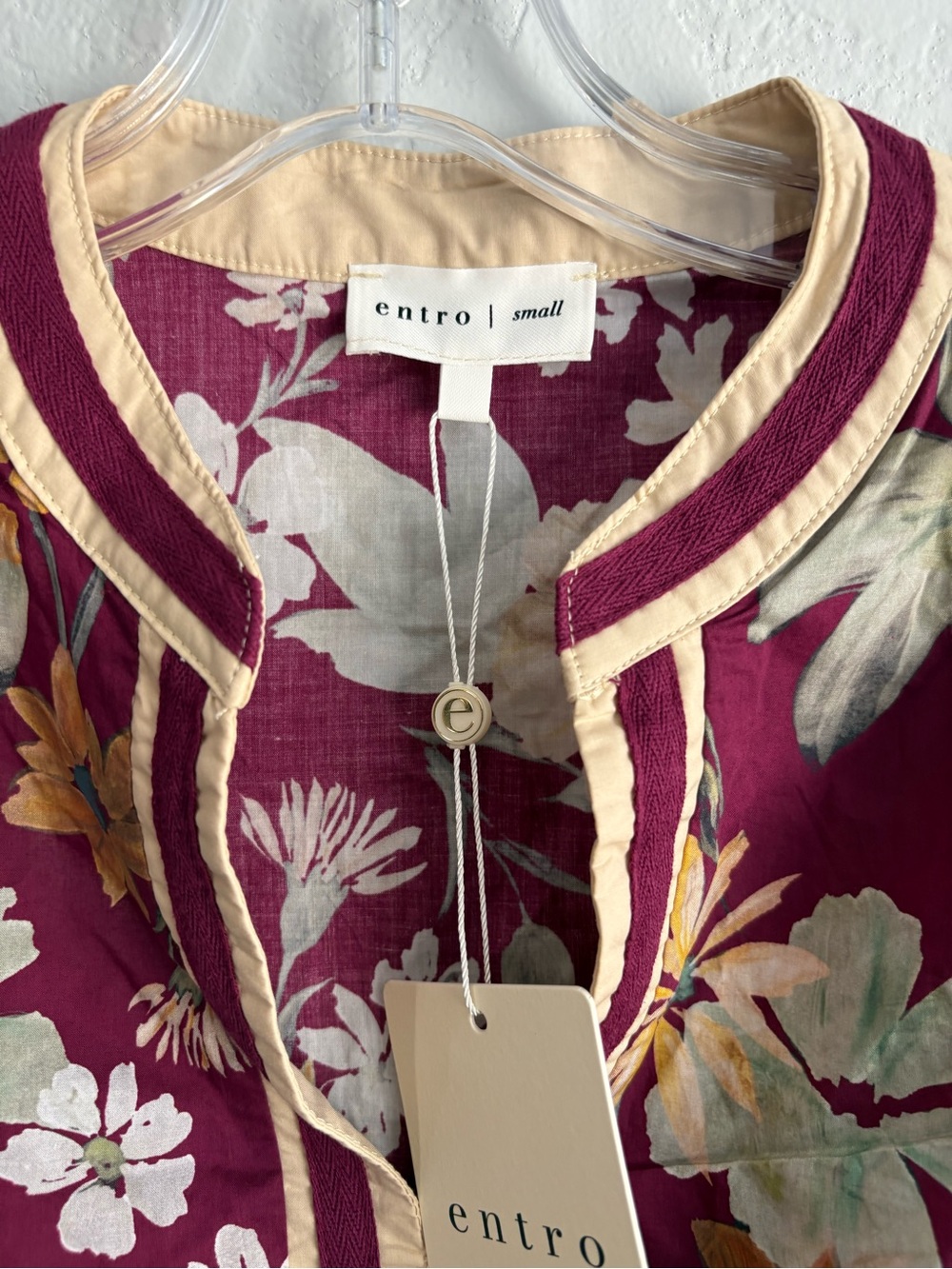 ❤️ New entro Burgundy Floral Contrast-Trim blouse - Picture 2 of 7